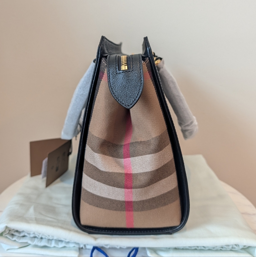 NWT Authentic Burberry Banwell Bag - Picture 5 of 9